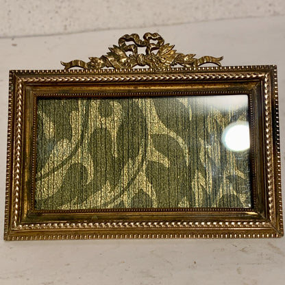 Antique French bronze frame, from the 19th century.