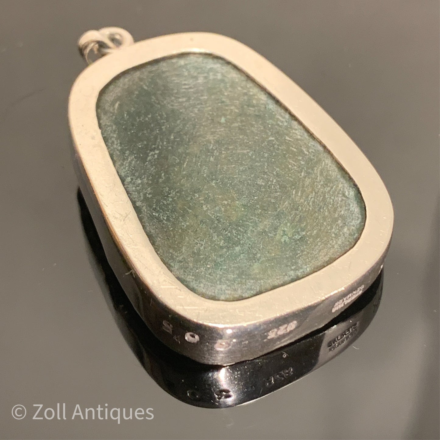 Per Sax Møller, København (1976-) vedhæng i sterling sølv med Fuchsite krystal