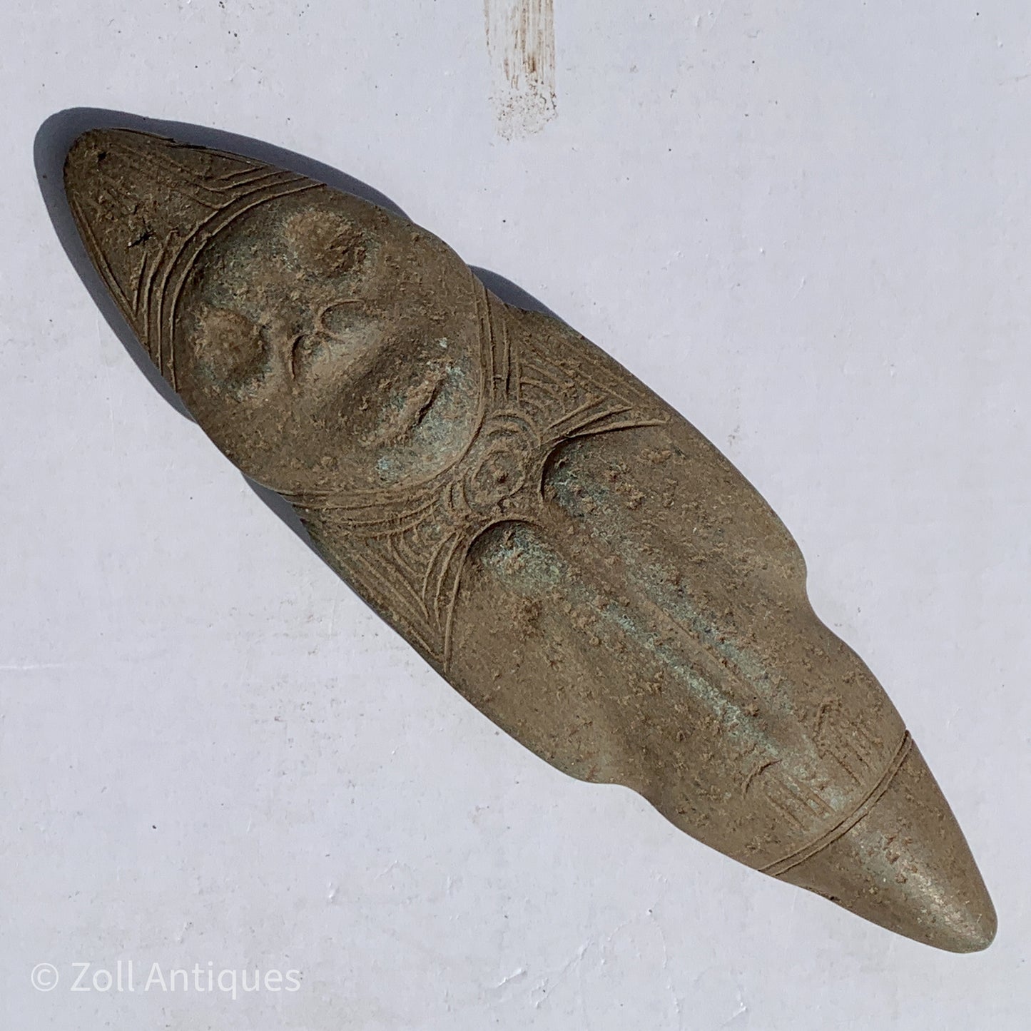 Præcolumbiansk oldsag. Ceremoniel økse i sten. Taino stammen. År 450-1100