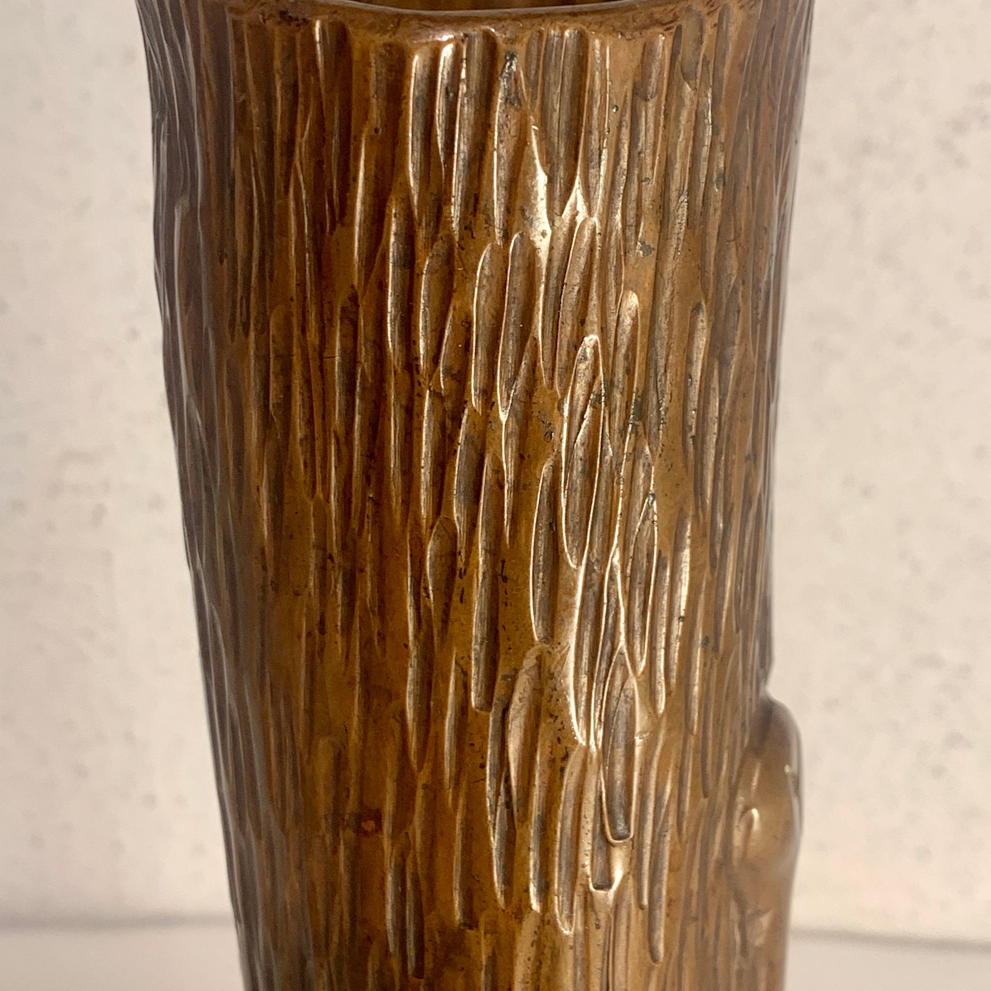 Antik bronze blomstervase, iform af træstamme, fra start 1900 tallet