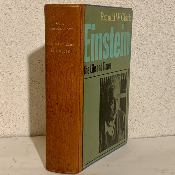 Einstein, The life and Times, af Ronald W. Clark,  fra 1973.