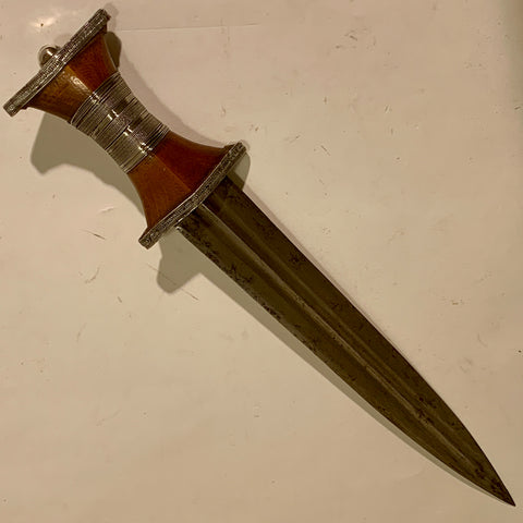Antik sudanesisk Fur arm kniv, med sølv ornamentik, fra 1800 tallet.