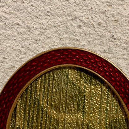 Antique oval enamel frame, from the 19th century.